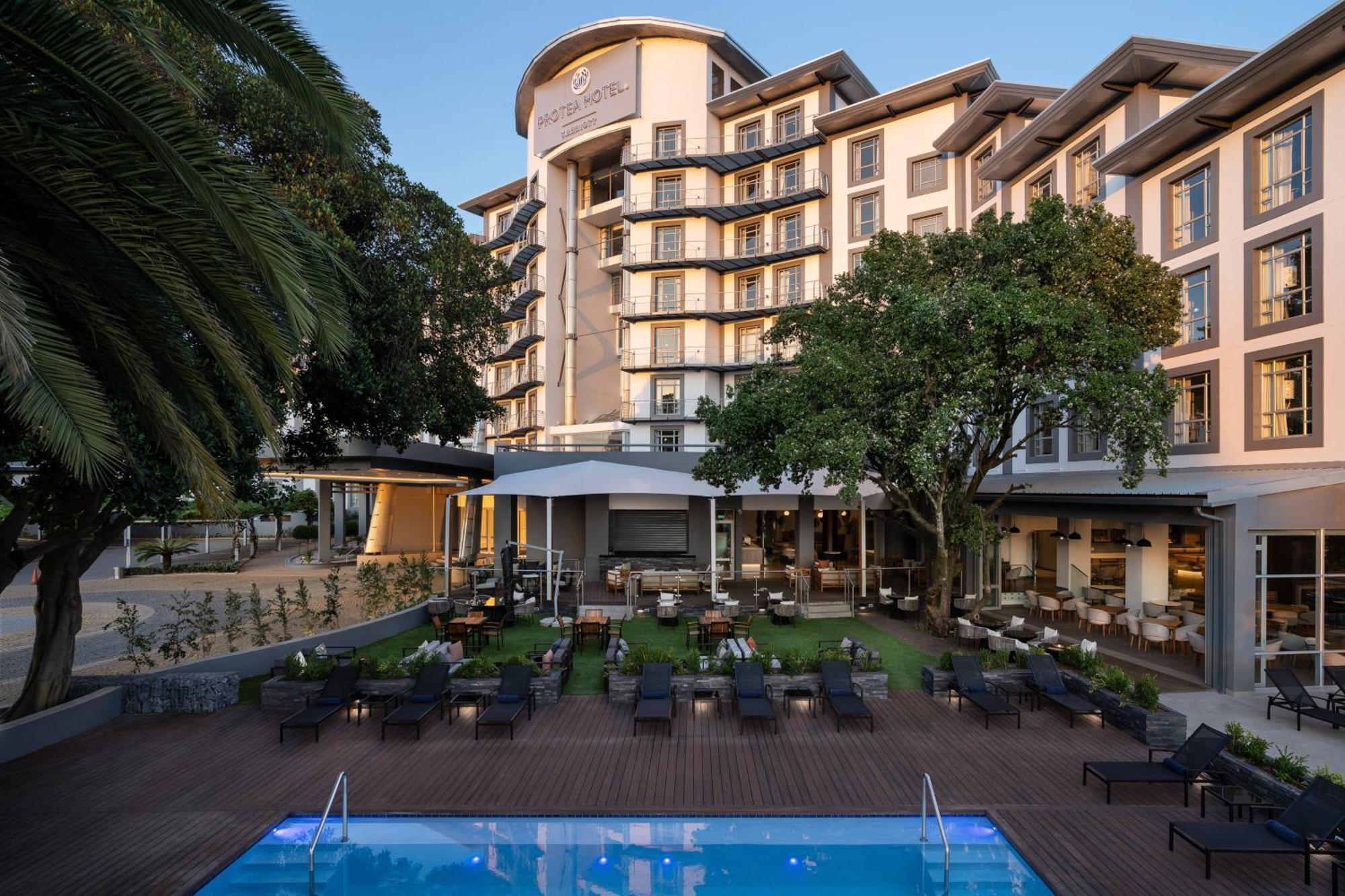 Protea Hotel by Marriott Johannesburg Wanderers Exterior foto