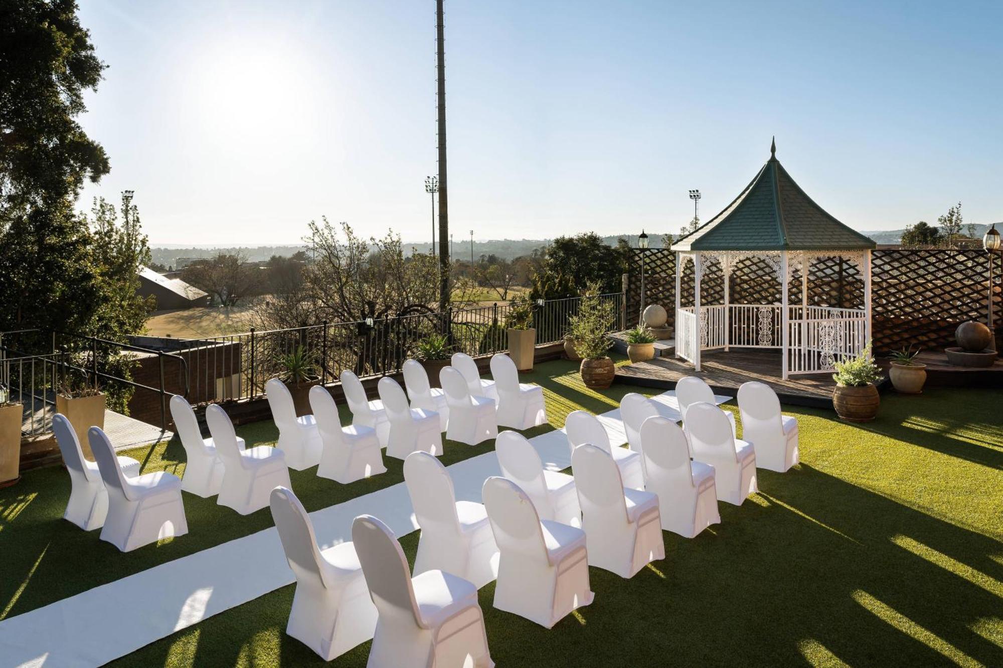 Protea Hotel by Marriott Johannesburg Wanderers Exterior foto