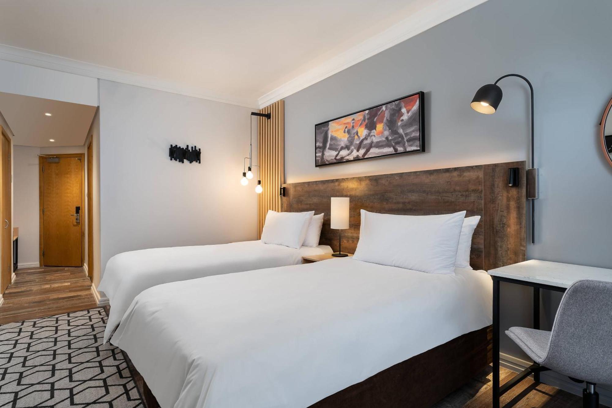 Protea Hotel by Marriott Johannesburg Wanderers Exterior foto